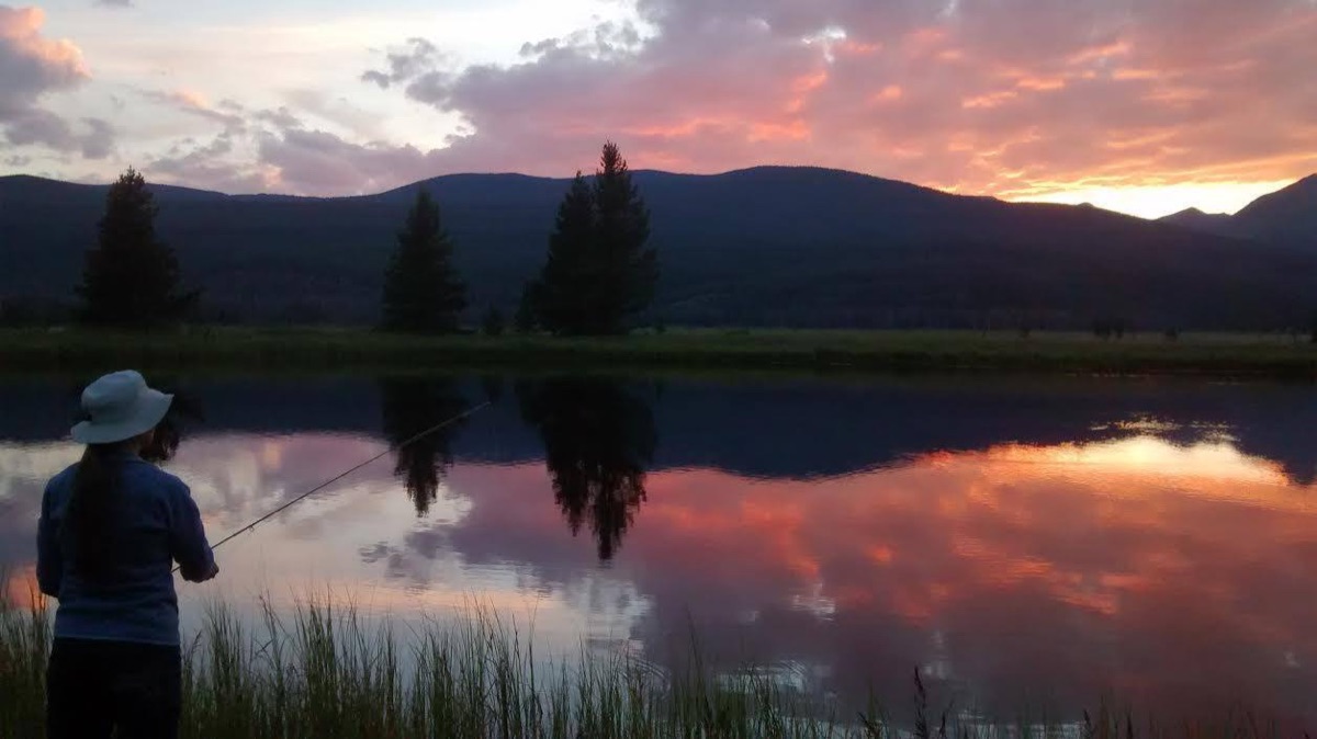 Sunset over a pond in the Kawuneeche Valley